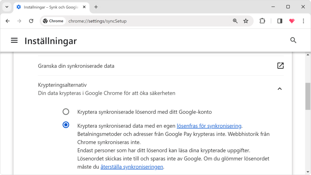 Skärmavbild av synkroniseringsinställningarna i Chrome på Windows 11. Alternativet ”Krypterad synkroniserade data med egen lösenfras för synkronisering” är valt.
