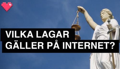 staty justitia med svart platta och vit text Vilka lagar gäller på internet Internetkunskap