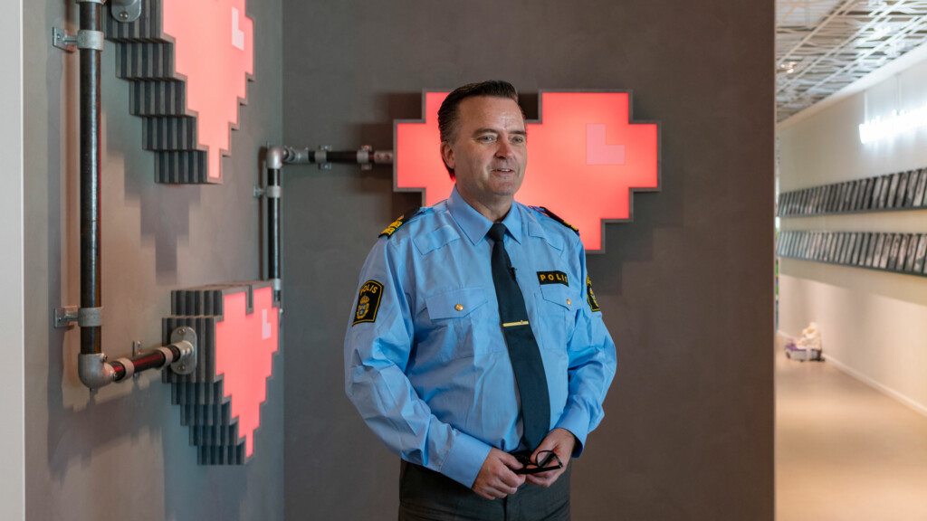 Jan Olsson, polis, arbetar mot nätbedrägerier.