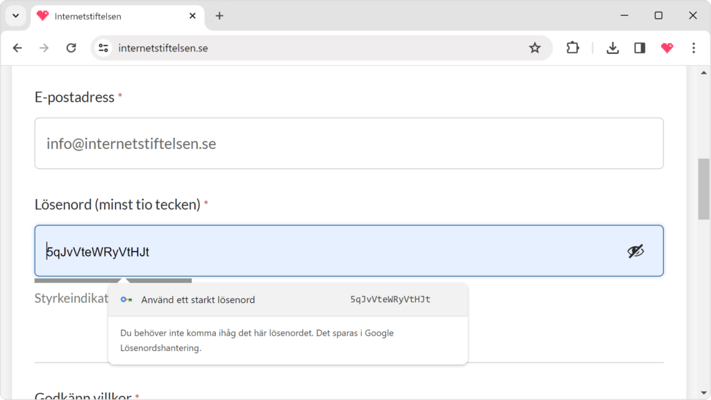 Skärmavbild av ett registreringsformulär i Google Chrome på Windows 11. Chrome skriver ”Använd ett starkt lösenord” och föreslår ett sådant som består av en blandning av stora och små bokstäver.