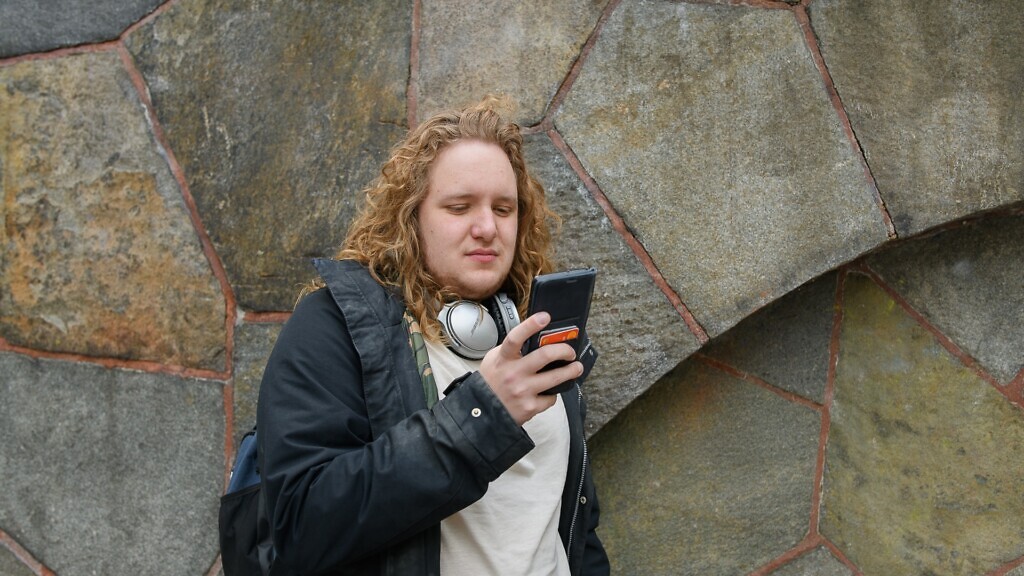 En digital brevlåda är en tjänst där användarna kan få digital post från myndigheter och företag.